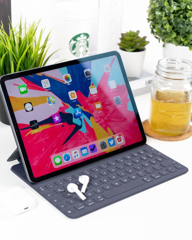 ipad with keyboard